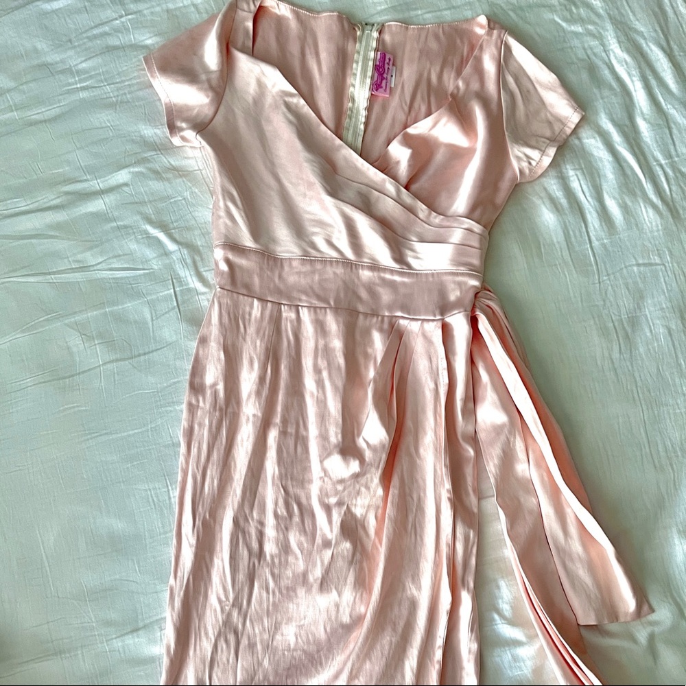 Pinup Couture Ava Wiggle Dress in Peach